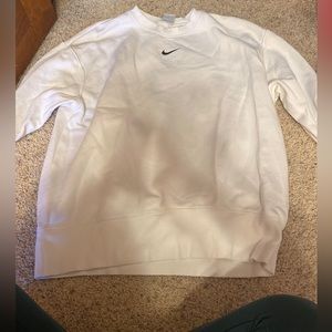 White Nike women’s crewneck, size medium